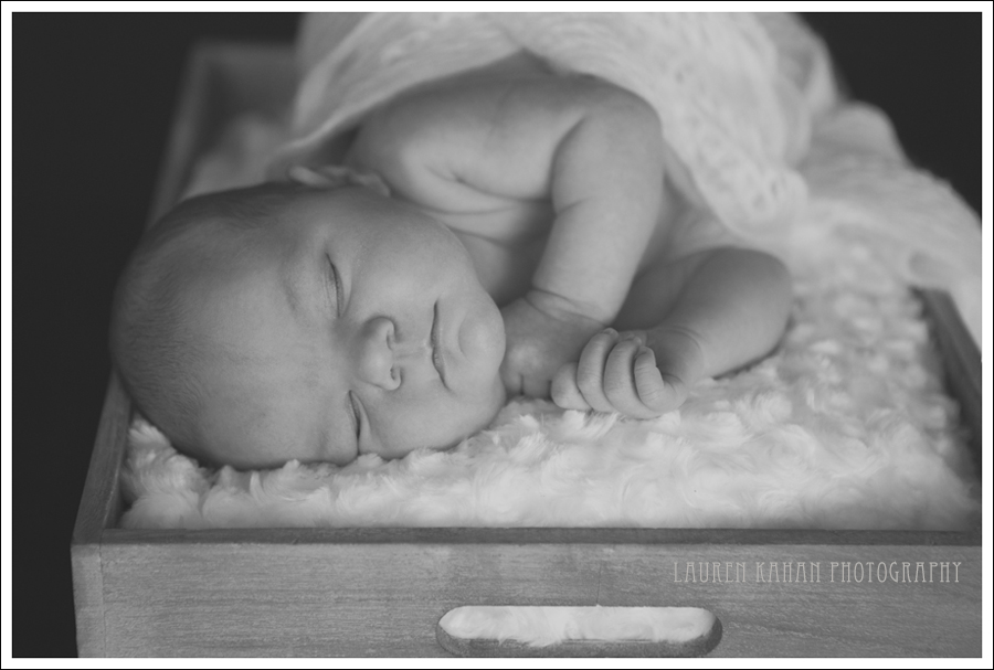 Blog West Seattle Newborn Lifestyle Photographer Kenzie-15